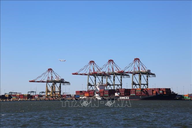 Quang cảnh cảng hàng hóa tại Bayonne, New Jersey, Mỹ. Ảnh minh họa: THX/TTXVN