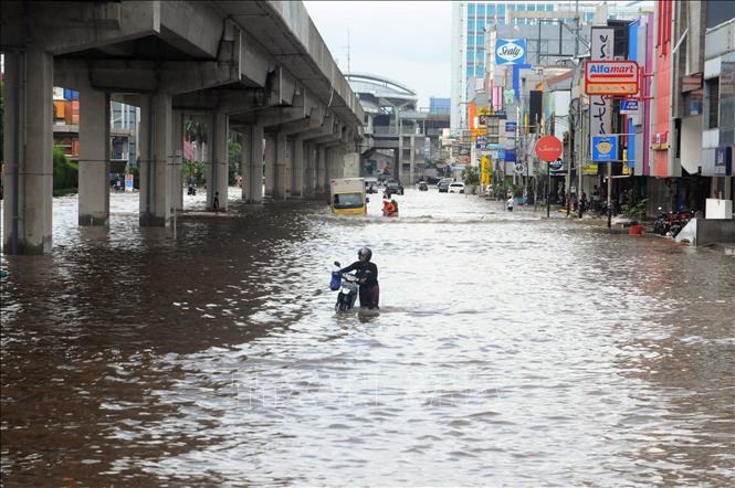 Ngập lụt do mưa lớn tại Jakarta, Indonesia. Ảnh tư liệu: THX/TTXVN