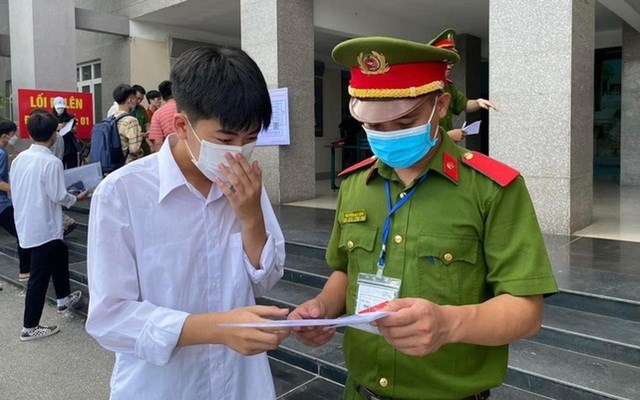 Có được đăng ký học trường công an và trường ngoài ngành cùng lúc không? (ảnh minh họa).
