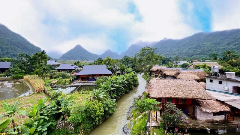 Một góc thung lũng Lâm Thượng bên dòng Khuổi Nọi.