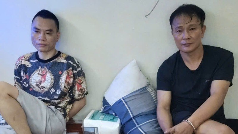 Hai đối tượng liên quan.