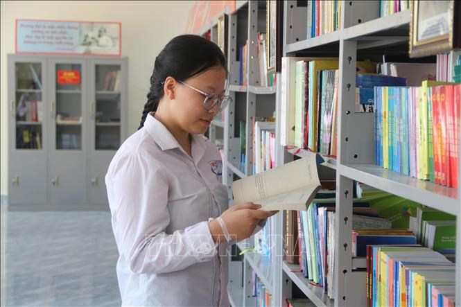 Em Nguyễn Diệu Linh, lớp 12A1, trường THPT Nguyễn Trãi, tỉnh Hưng Yên.