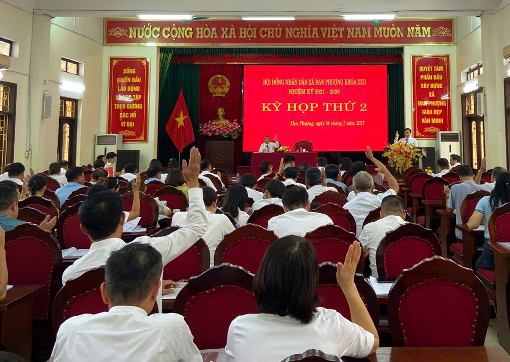 Kỳ họp thứ 2 - HĐND xã Đan Phượng. Ảnh: Phượng Đan