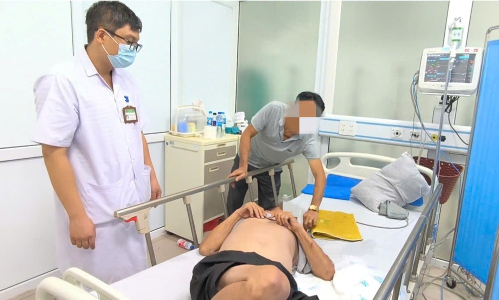 Tài xế nguy kịch vì không tiêm phòng bệnh dại dù bị chó cắn nhiều lần (Ảnh: BVCC)