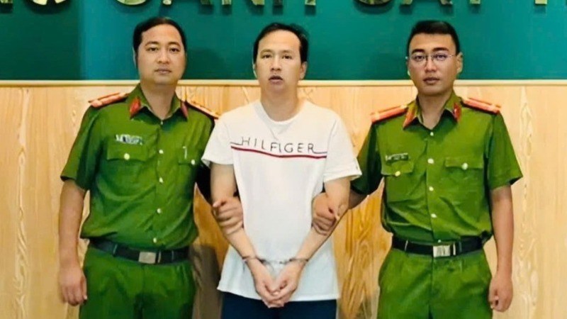 Lực lượng công an bắt giữ Trần Thanh Hải.
