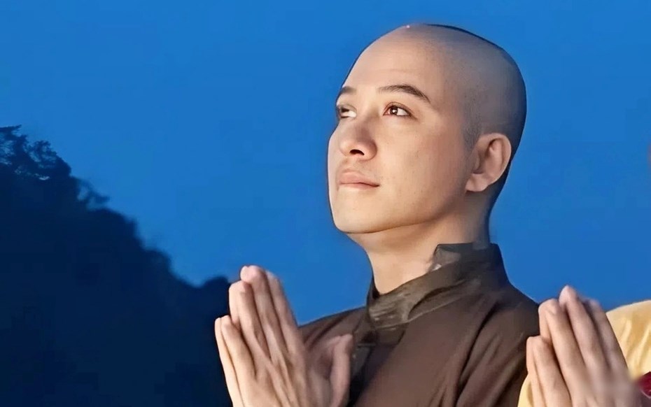 Ca sĩ Tuấn Hưng xuống tóc vì lí do gây xúc động - ảnh 1