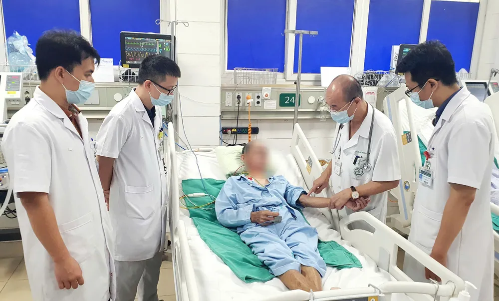 Một trường hợp nhiễm liên cầu khuẩn heo sau khi ăn lòng heo và tiết canh ở xã Quỳnh An đang được điều trị tại Bệnh viện Bạch Mai