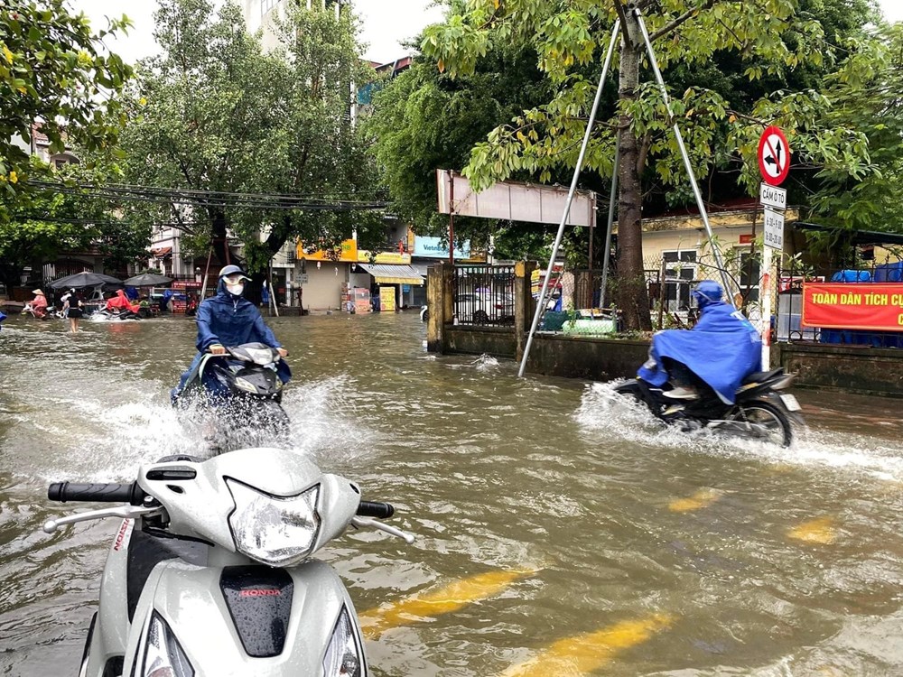 Do ảnh hưởng của cơn bão số 3 (Wipha), Bắc Bộ và Bắc Trung Bộ xảy ra mưa lớn diện rộng. Ảnh: Quang Tuấn