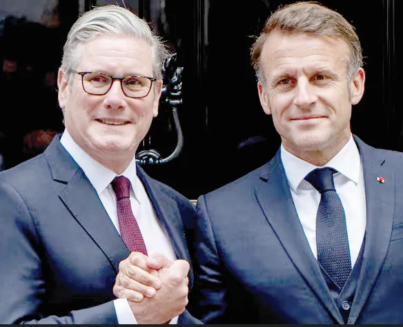 Thủ tướng Anh Keir Starmer (trái) và Tổng thống Pháp Emmanuel Macron. Ảnh: SHUTTERSTOCK