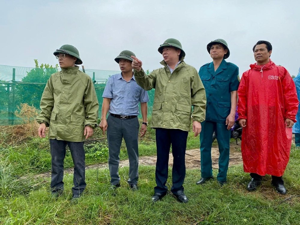 Chủ tịch UBND xã Ô Diên kiểm tra các trọng điểm xung yếu và công tác \