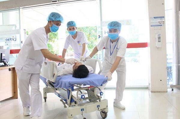 Các cơ sở y tế thực hiện chế độ trực ban, trực cấp cứu 24/24h, đảm bảo tiếp nhận, điều trị kịp thời các nạn nhân do mưa bão gây ra.
