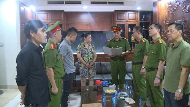 Cơ quan Cảnh sát điều tra Công an tỉnh Thanh Hóa khám xét nơi ở đối với Nguyễn Huy Tùng.
