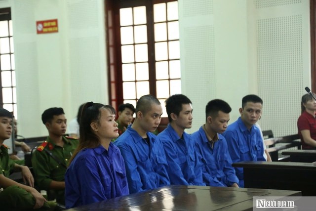 Các bị cáo thành khẩn khai nhận hành vi phạm tội.