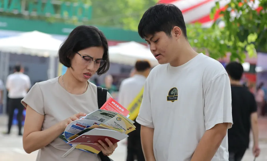 Điểm sàn đại học ngành Y năm 2025 giảm mạnh so với năm trước - ảnh 1