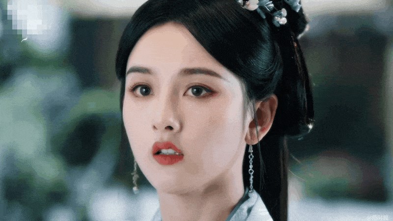 Cô được bình chọn là Đệ nhất mỹ nhân cổ trang của màn ảnh Trung Quốc năm nay.