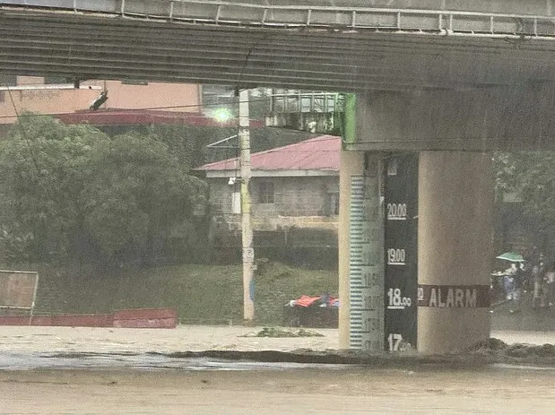 Hàng chục ngàn người Philippines phải sơ tán vì bão Wipha - ảnh 1