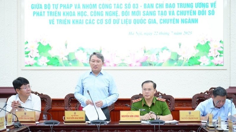Bộ trưởng Tư pháp Nguyễn Hải Ninh phát biểu tại Hội nghị. (Ảnh: TH)