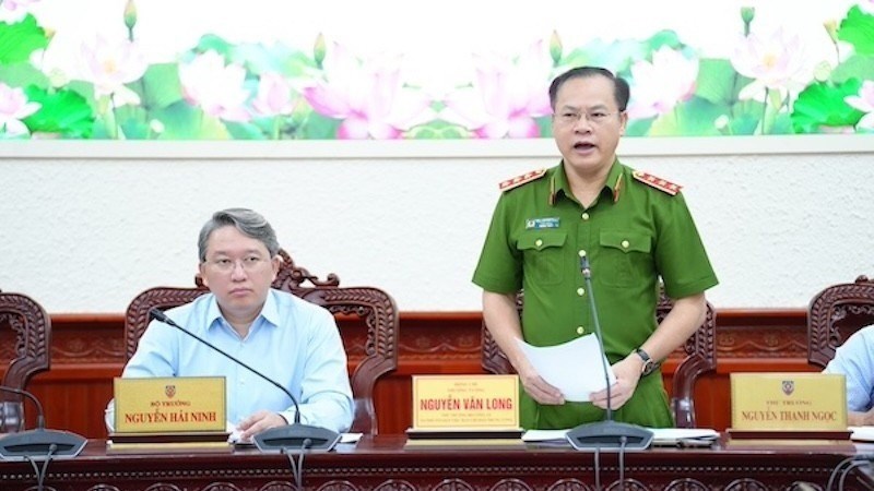 Thượng tướng, Thứ trưởng Công an Nguyễn Văn Long phát biểu tại Hội nghị. (Ảnh: TH)
