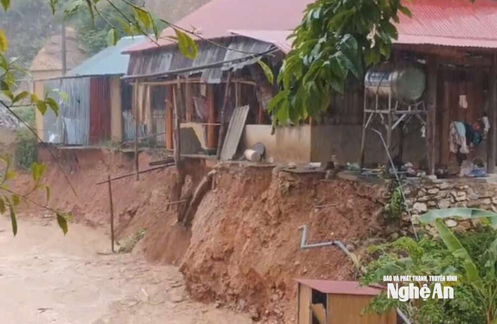 Xã biên giới Nhôn Mai (tỉnh Nghệ An) xảy ra trận lũ quét gây sạt lở nghiêm trọng. Ảnh: Báo và phát thanh, truyền hình Nghệ An