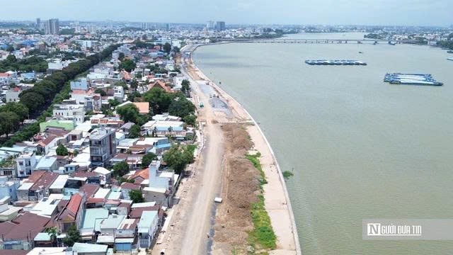 Dự án đường ven sông Cái mới xây dựng được 5 cây cầu còn phần đường chưa khởi động được do vướng mặt bằng.