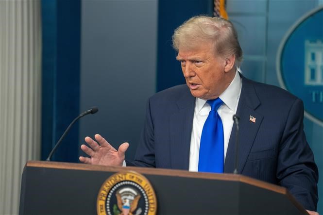 Tổng thống Mỹ Donald Trump phát biểu họp báo tại Nhà Trắng. Ảnh: THX/TTXVN.