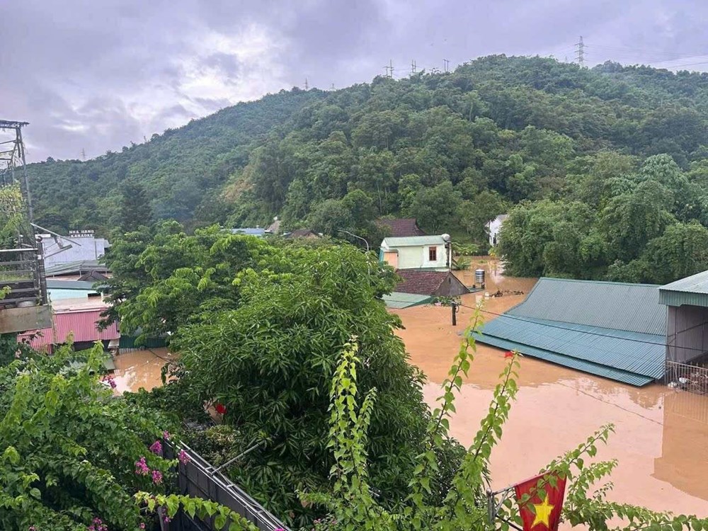 Thiên tai do ảnh hưởng của cơn bão số 3 vừa qua, đã khiến nhiều nơi tại miền Trung xảy ra lũ lụt.