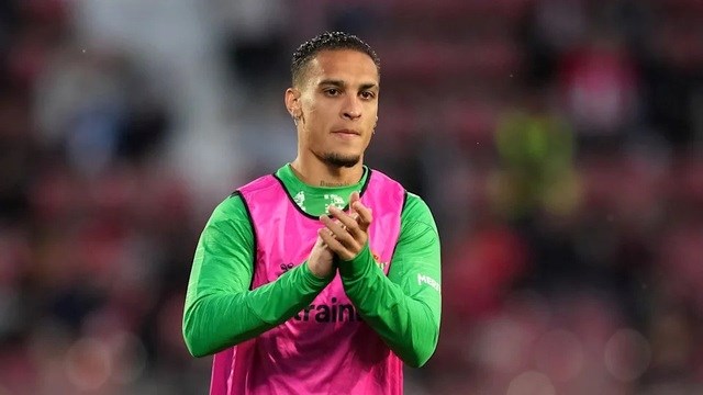 Antony muốn trở lại Betis, nhưng Man United ra giá 30 triệu bảng.