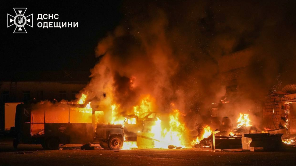 Hiện trường một vụ tấn công ở Ukraine. Ảnh: DSNS
