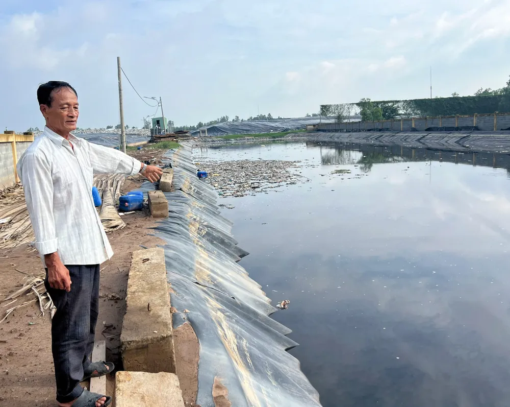 Người dân bức xúc vì bãi rác bốc mùi hôi nồng nặc