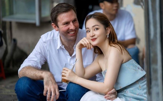 Diễn viên Lan Phương và David Duffy