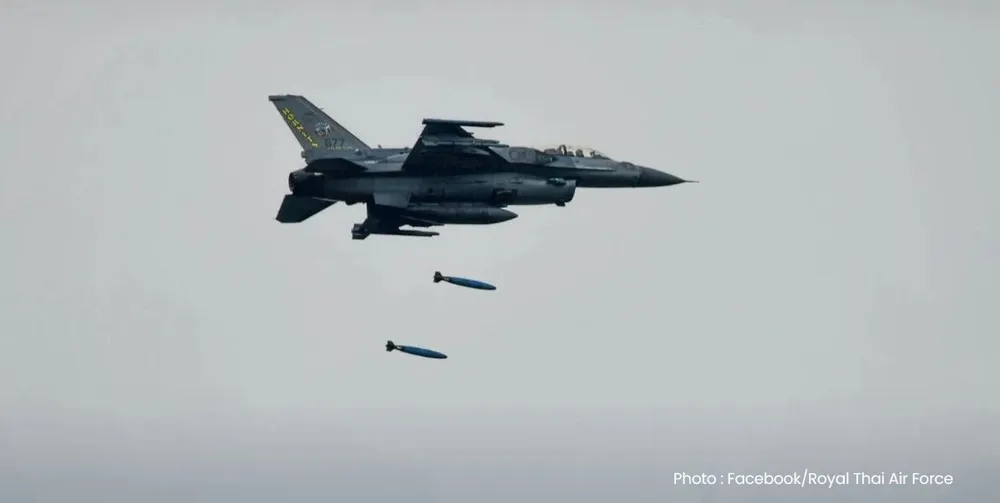 Thái Lan triển khai máy bay F-16 trong cuộc xung đột với Campuchia ngày 25.7. Ảnh: THE NATION