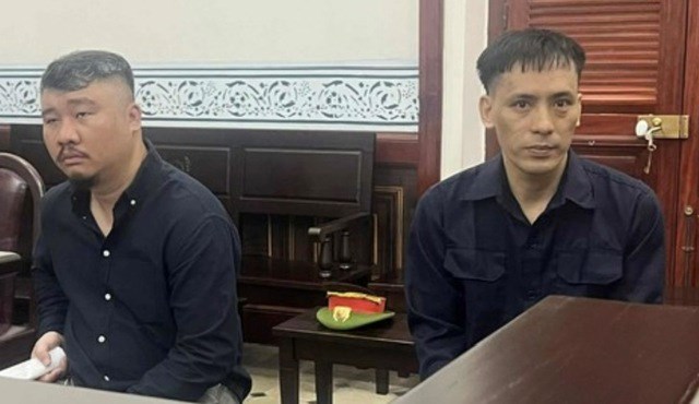 Bị cáo Dưỡng và Tiến tại tòa.