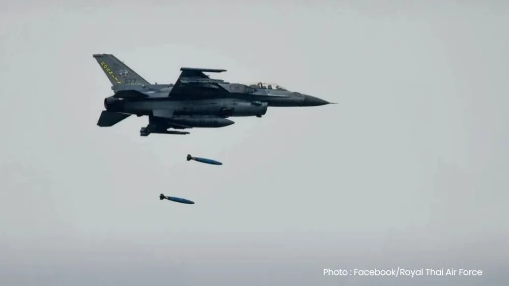Thái Lan triển khai máy bay F-16 trong cuộc xung đột với Campuchia ngày 25.7. Ảnh: THE NATION