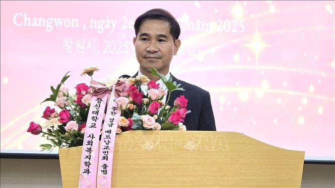Ông Hoàng Khắc Giang, Chủ tịch Chi hội Người Việt tại Gyeongnam phát biểu.