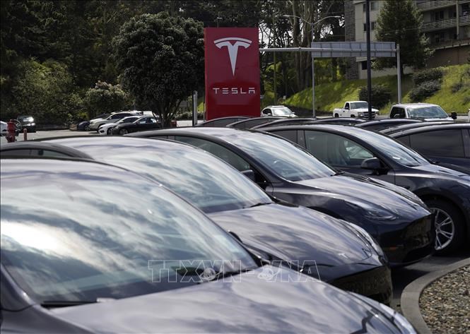 Đại lý của Tesla ở California, Mỹ. Ảnh: THX/TTXVN