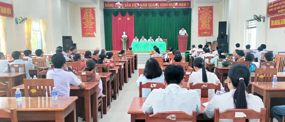 Toàn cảnh buổi đối thoại với người dân sống gần bãi rác An Hiệp