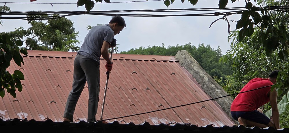 Nhiều bản làng bị cô lập - ảnh 4