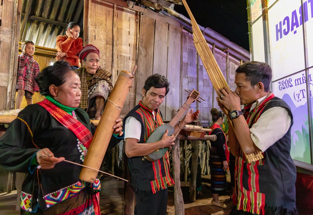 Khát vọng “giữ hồn” văn hoá Ma Coong - ảnh 2