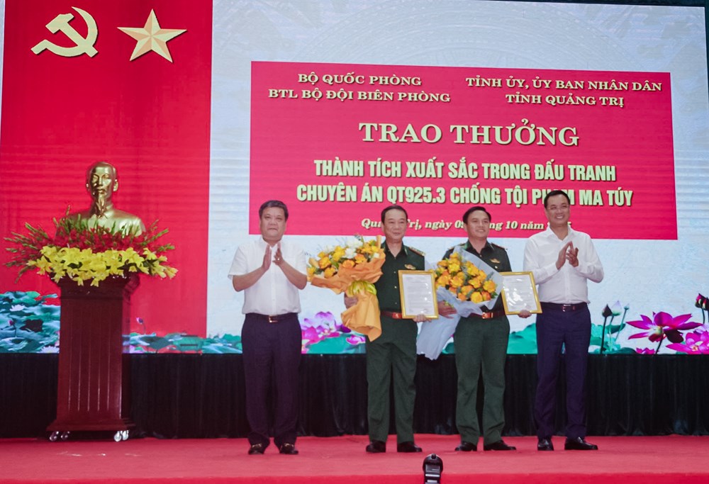 Khen thưởng sau chiến công triệt phá đường dây vận chuyển 500kg ma túy - ảnh 4