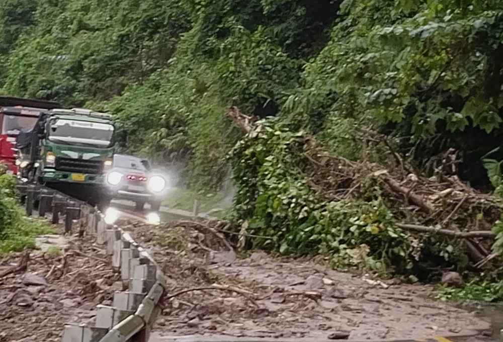 Quảng Trị: Nước lũ dâng nhanh, di dời khẩn 10 hộ dân - ảnh 7
