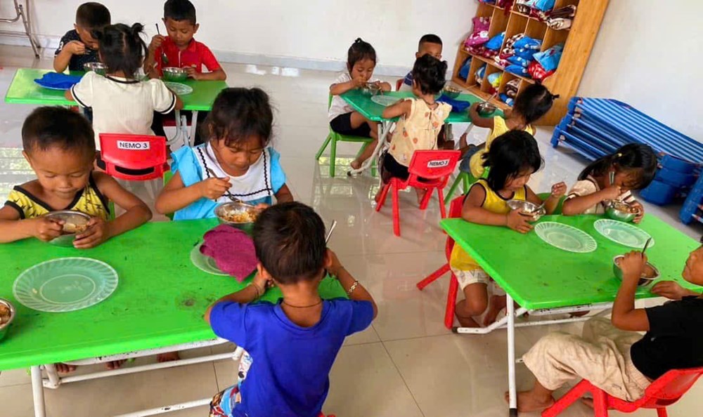 Chăm lo “người giữ lửa” bữa ăn học đường - ảnh 1