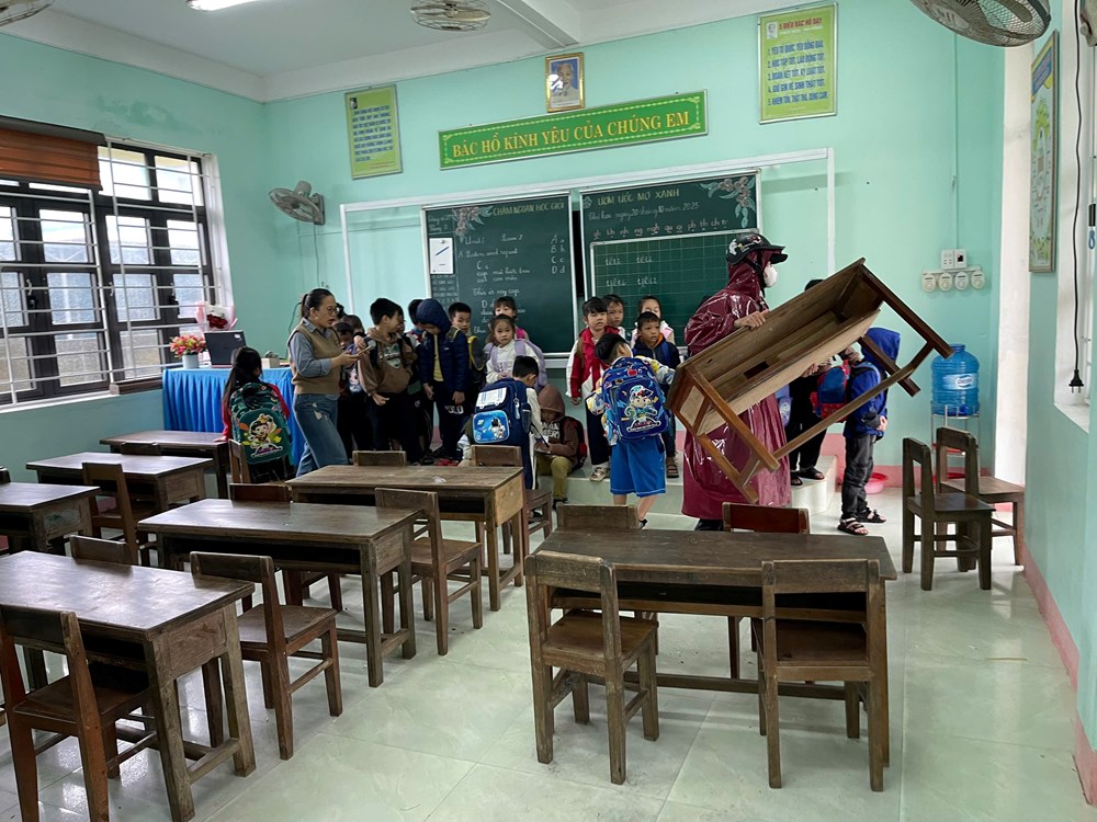Đảm bảo an toàn tuyệt đối cho học sinh trong mùa mưa lũ - ảnh 2