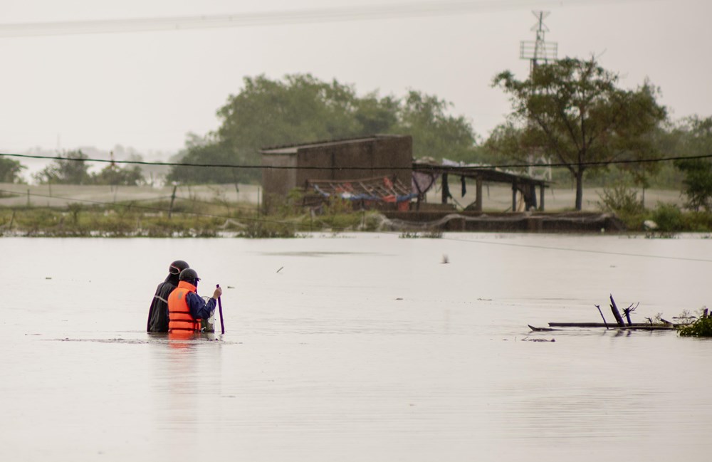 Quảng Trị: Đã tìm thấy thi thể cháu bé bị nước lũ cuốn trôi - ảnh 1