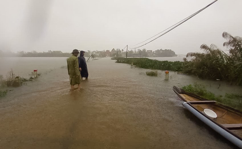 Quảng Trị: Mưa lớn, nhiều khu vực lại chìm trong biển nước - ảnh 1