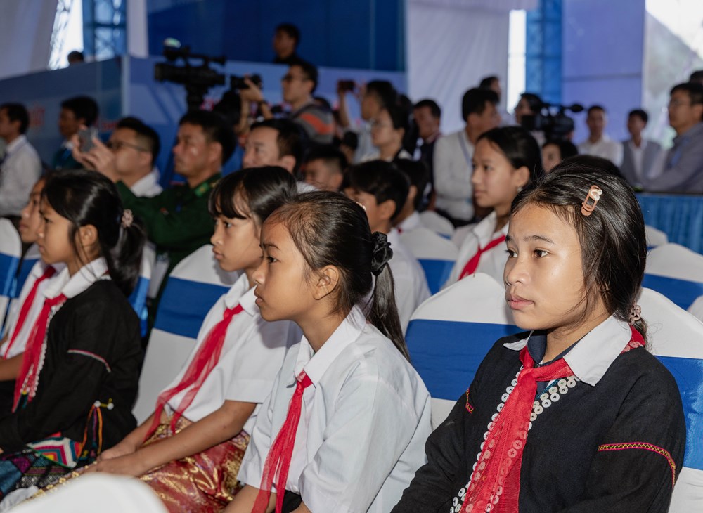 Ngôi trường của lòng dân vùng biên ải - ảnh 6