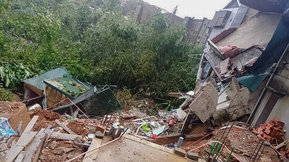 Một người mất tích, nhiều điểm ngập sâu, giao thông chia cắt - ảnh 1