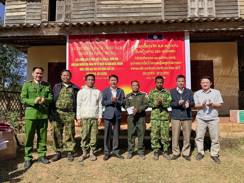 Thắt chặt nghĩa tình Việt – Lào từ chuyến thăm Cụm bản Noỏng Mạ - ảnh 4