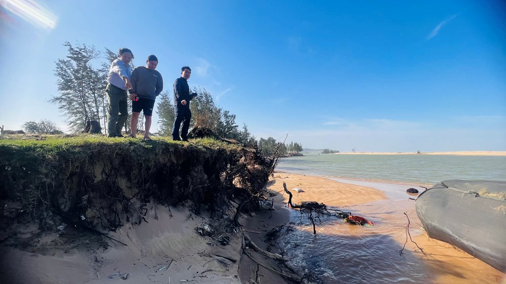 Biển lấn sâu, người dân thấp thỏm trước mùa gió chướng - ảnh 4