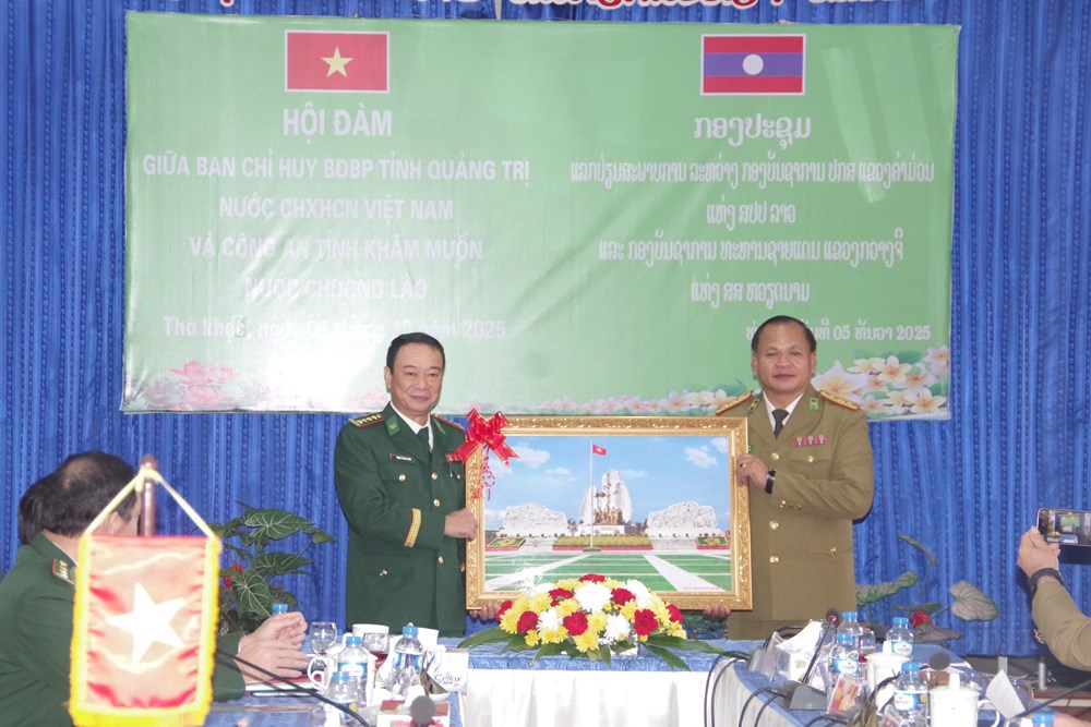 Quảng Trị - Khăm Muồn (Lào): Phối hợp giữ vững an ninh biên giới - ảnh 3