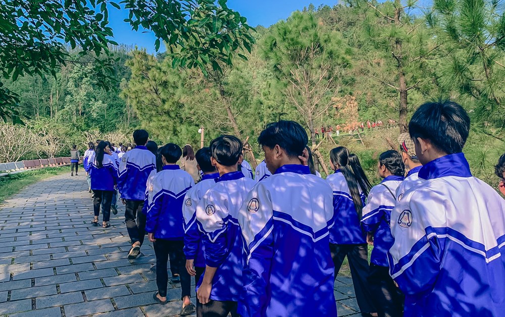 Hành trình tri ân của học sinh dân tộc nội trú Quảng Trị - ảnh 1
